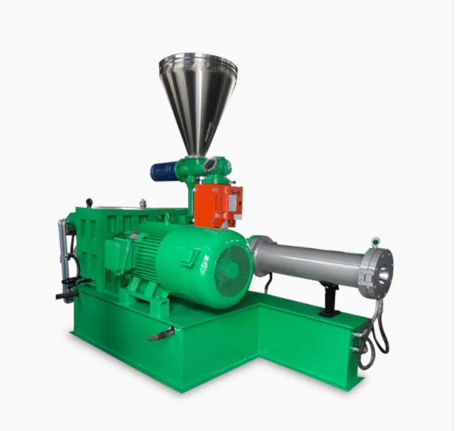 Làm thế nào để đảm bảo rằng vật liệu đi vào máy đùn vít hành tinh với tốc độ ổn định?